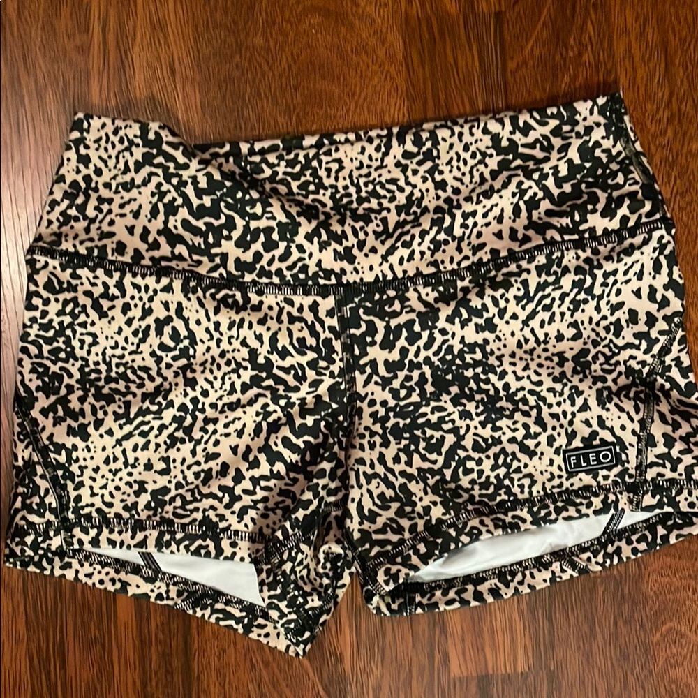 Fleo Black and Cream Athletic Shorts